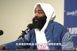 怎能不泪流满面呢！克罗斯赛后和自己的孩子们一起庆祝冠军